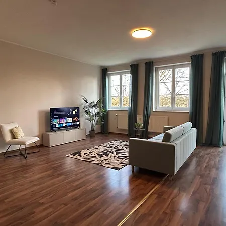 Grand - Perfekt Fuer 6! Kueche Parken Wlan Apartmán *